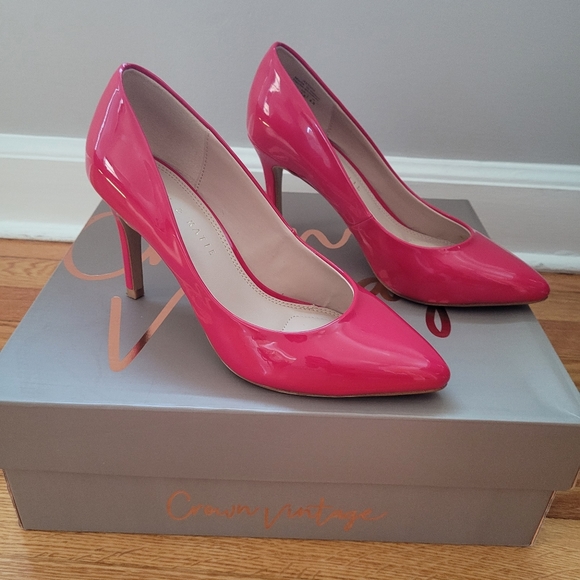 Shoes - Picture 3 of 4